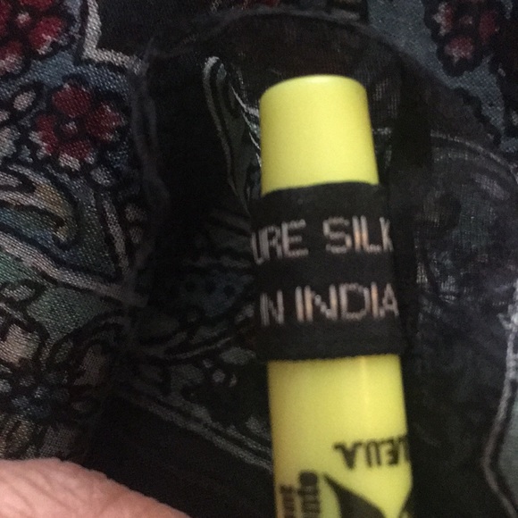 Handprinted Silk Scarf ๐ค๐๐งก - Picture 5 of 5